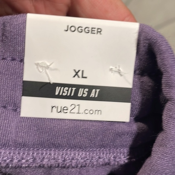 Joggers - Picture 3 of 3